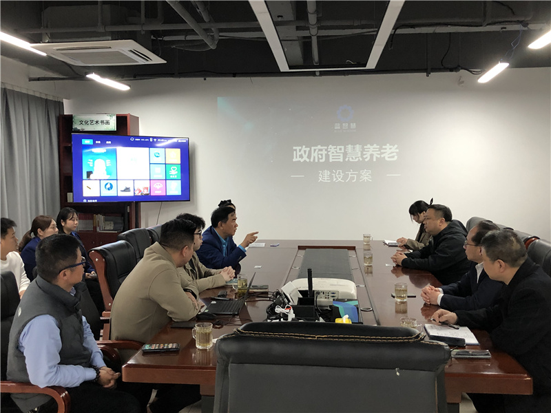 崇川區(qū)民政局領導來我公司視察指導