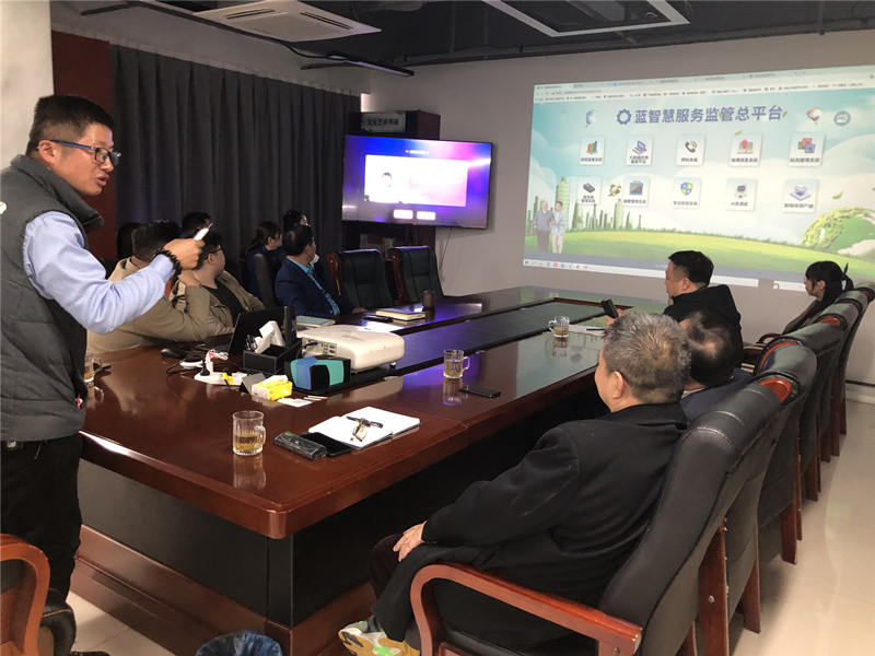 崇川區(qū)民政局領導來我公司視察指導